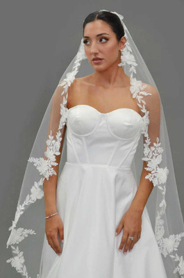 3D Flower Lace Mantilla Cathedral Wedding Veil E1637