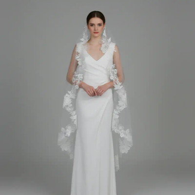 Romantic Lace Mantilla Waltz Wedding Veil V6231-MW
