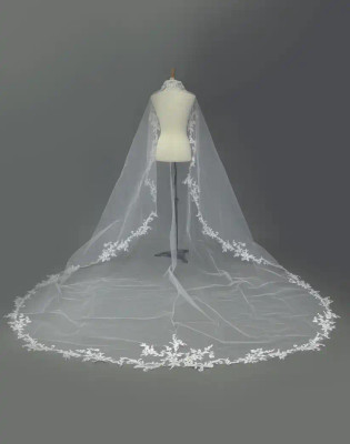 Mantilla Royal Cathedral Wedding Veil Floral Scroll Lace E471IV