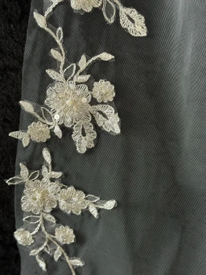  Beaded Silvery Lace Waltz Wedding Veil CF948