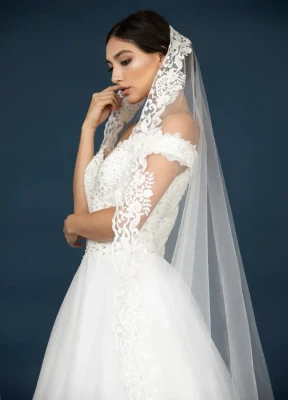 White Lace Mantilla Cathedral Wedding Veil E1302