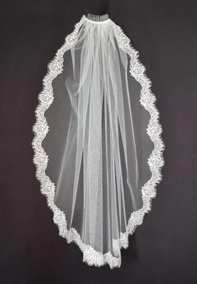 Knee Length Wedding Veil with Narrlow Chantilly Lace C665