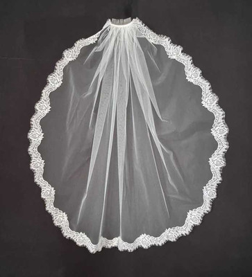 Knee Length Wedding Veil with Narrlow Chantilly Lace C665