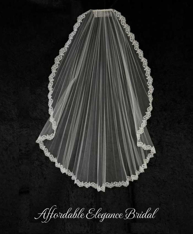 Unique Pleated Knee Length Wedding Veil with Lace CF921