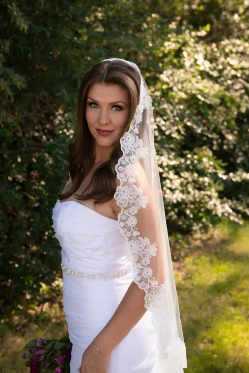 Knee Length Alencon Lace Mantilla Wedding Veil C630