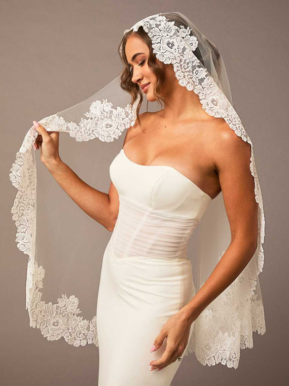 Chantilly Lace Mantilla Wedding Veil Fingertip Envogue V2693SF