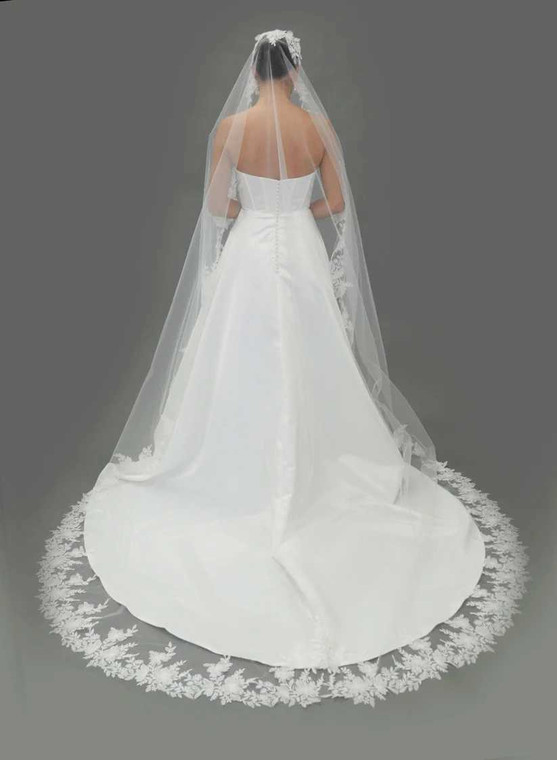 3D Flower Lace Mantilla Cathedral Wedding Veil E1637