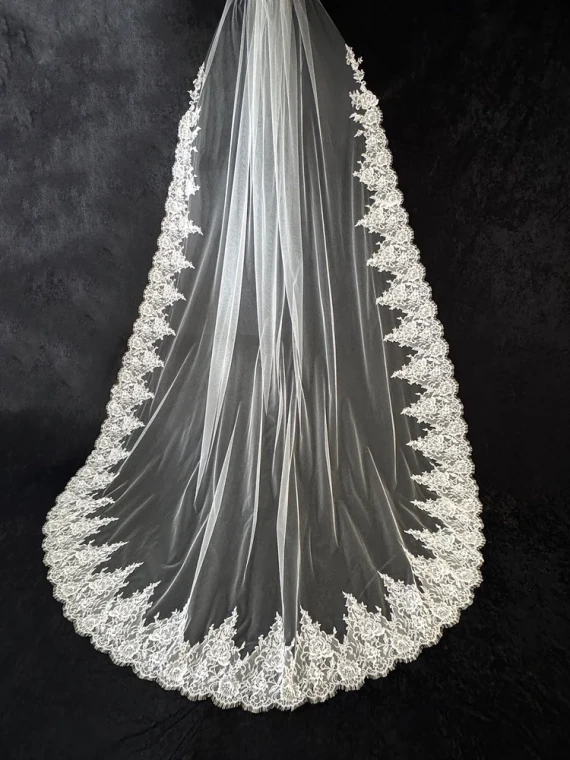 Royal Cathedral Wedding Veil with Chantilly Lace C637 