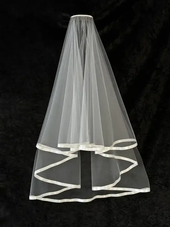 Two Layer Ribbon Edge Knee Length Wedding Veil V6918
