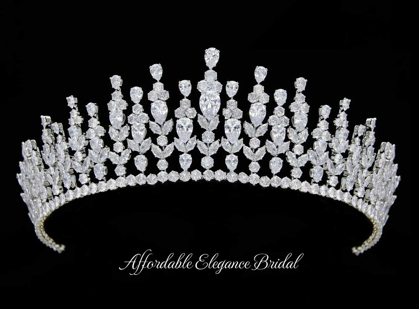 Stunning tiara 20 Most Iconic Royal Tiaras of All Time & Brides Who Wore Them main image 2
