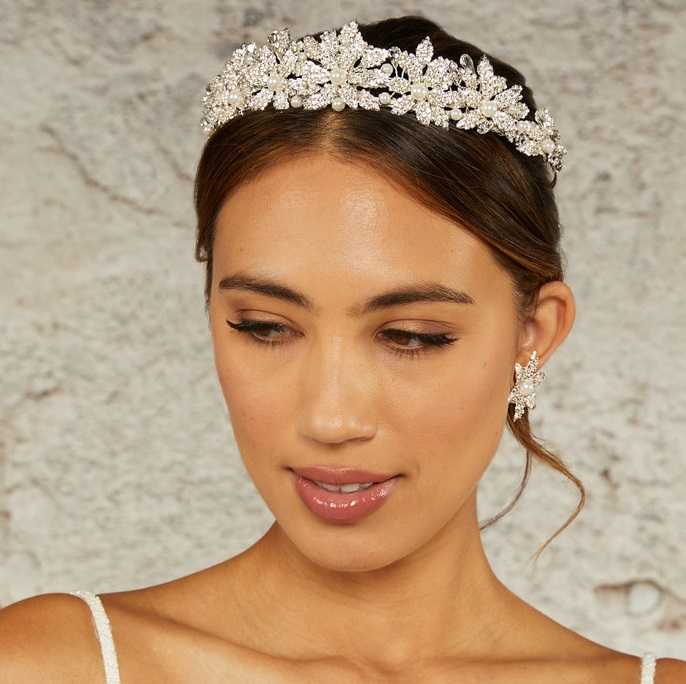 Pearl and Rhinestone Floral Wedding Tiara Envogue T2403 display picture 1