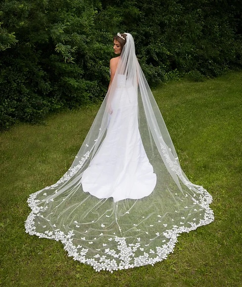 Scallop Royal Cathedral Wedding Veil With 3D Rosebud Lace