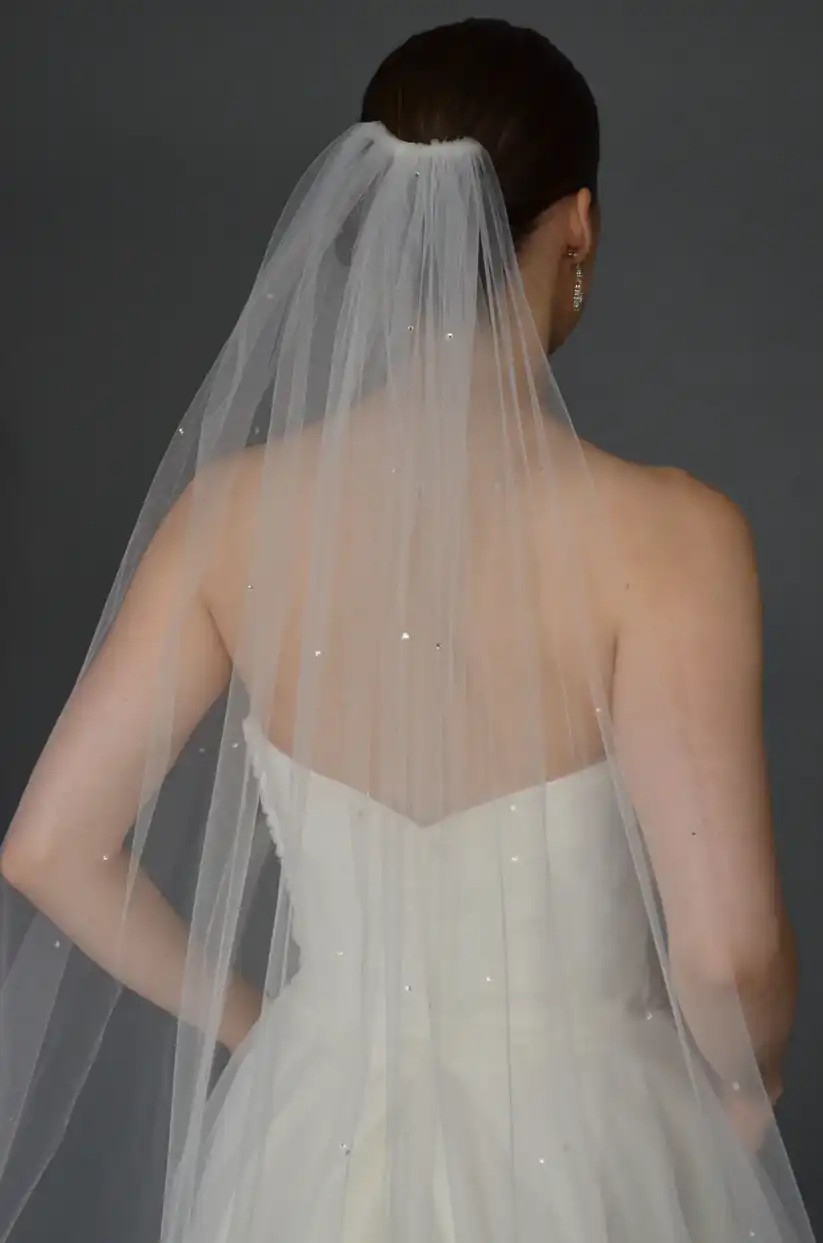 Glistening Rhinestone Scatter Royal Cathedral Wedding Veil display picture 1
