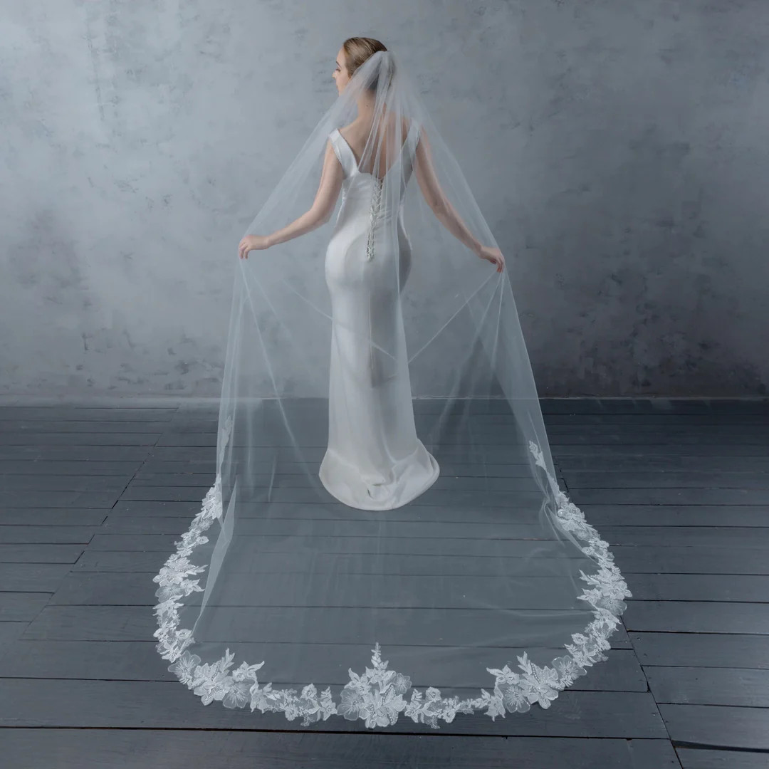 Elegant Silver Beaded cathedral veil Silver Embroidered Lace Mantilla Cathedral Wedding Veil main image 4
