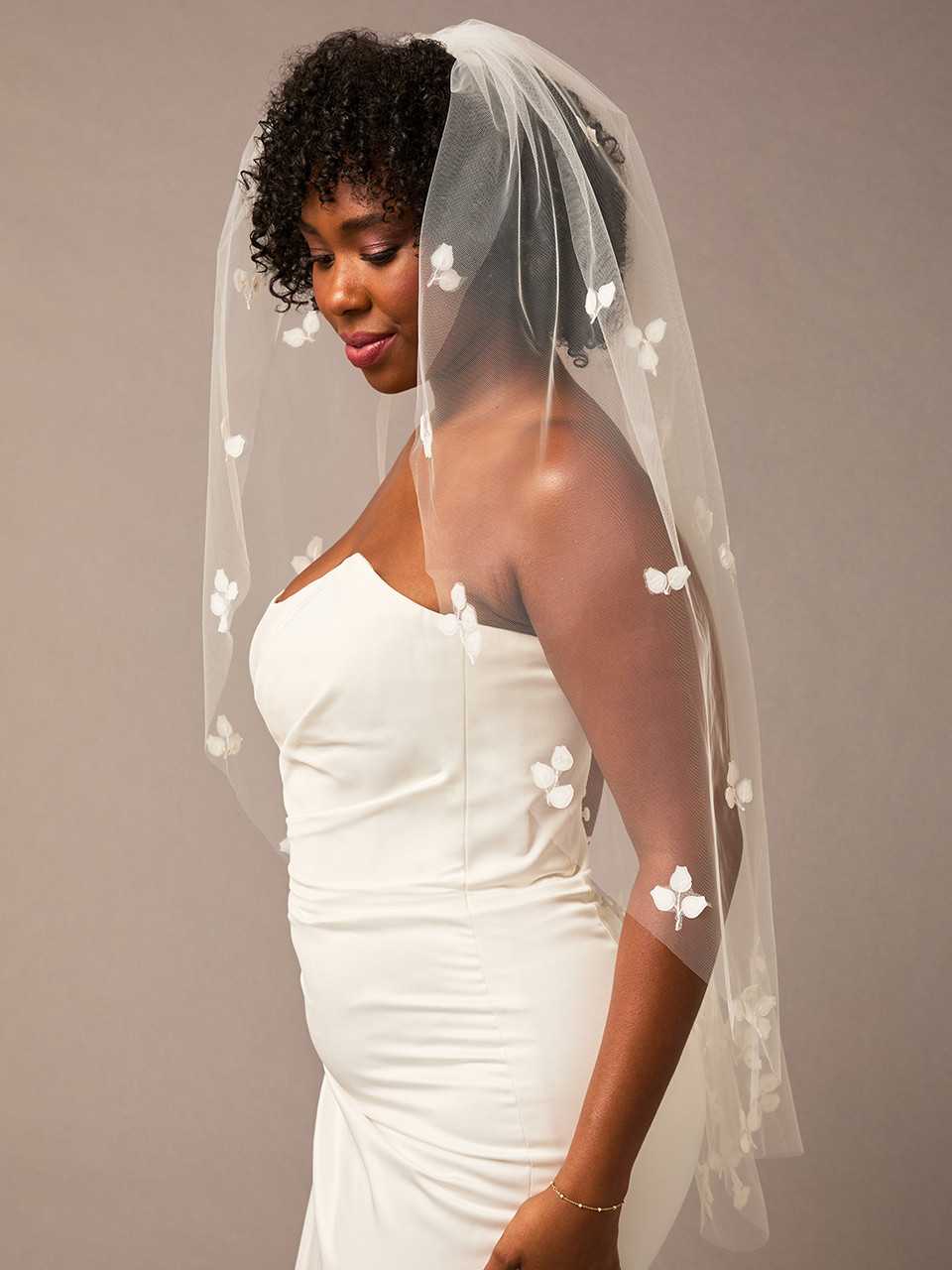 Veil- Fingertip Length Floral Appliqué Scattered Floral Lace Applique Fingertip Wedding Veil V4707 main image 2