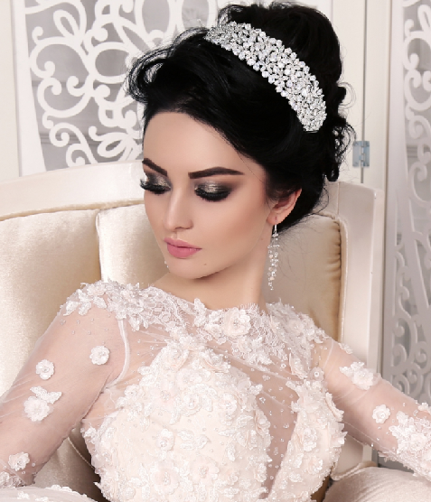 All the Glamorous Bridal Hair Accessories That Will Elevate Your Look -  Wedded Wonderland