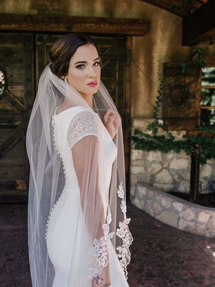 Beaded Lace Waltz Length Wedding Veil enVogue V2094WZ