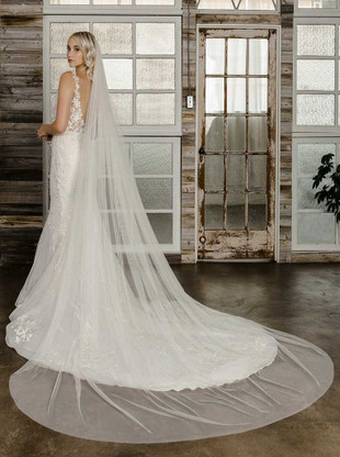 En Vogue Bridal Royal Cathedral Bridal Veil Style V2391RC-English