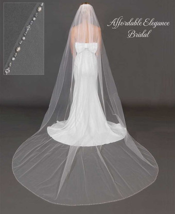 STUNNING Klienfeld veil with beautiful pearl details (retail $800) Cathedral pearl veil main image 4