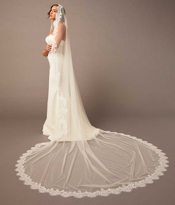 Royal-Cathedral-Chantilly-Lace