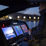  Raymarine Axiom 2 XL 18.5" Glass Bridge Multi-Function Display 