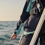 Gill OS2 2026 Women's Offshore Sailing Jacket_imageset:Eggshell/Navy