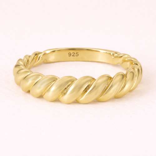 The Aurora Twist Ring