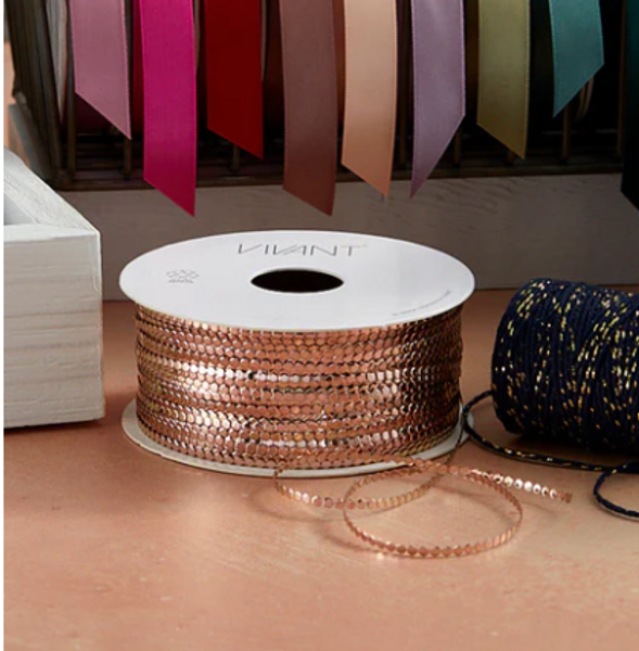 Spellbinders: Vivant Circle' Metallic Cord - 54.68 yards