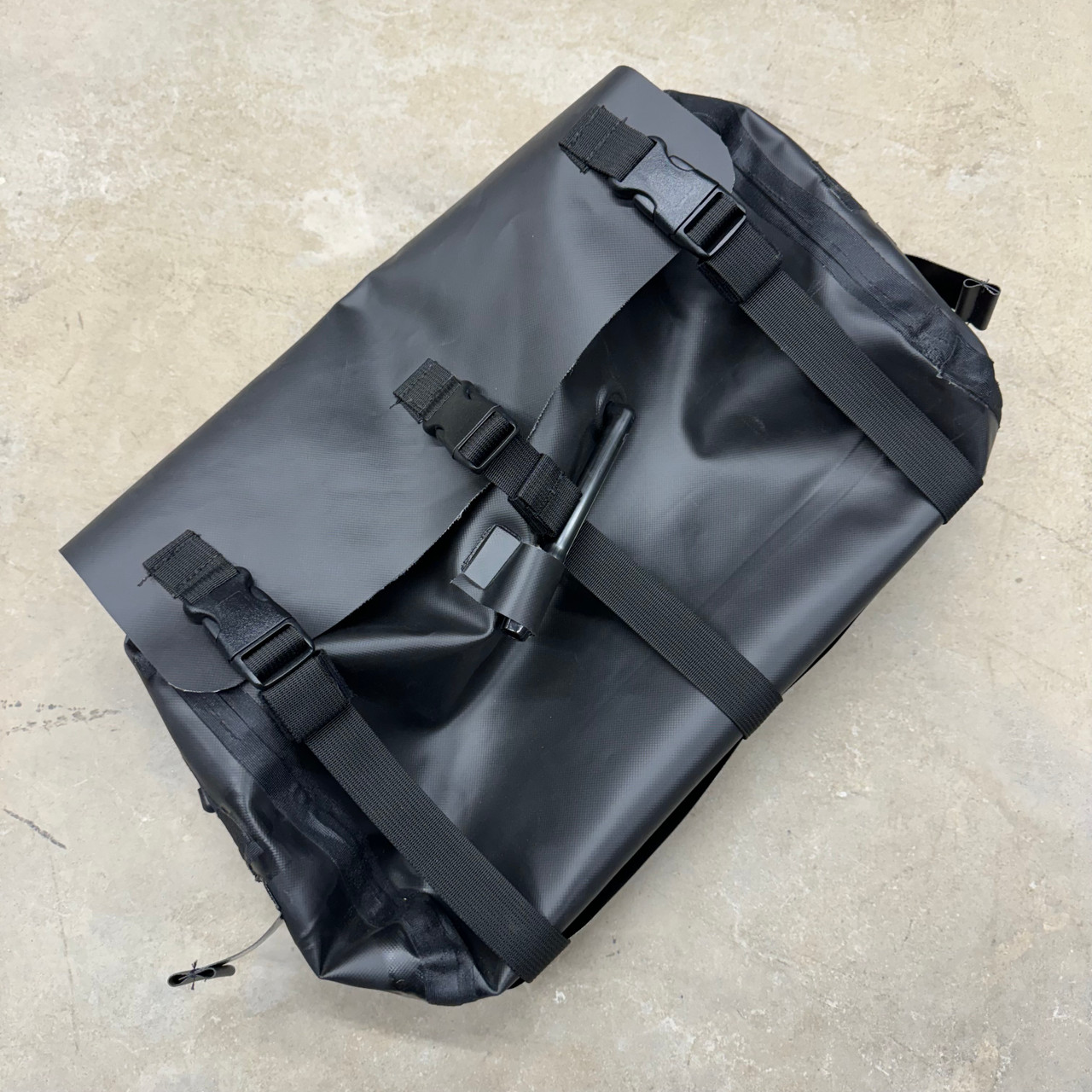 LBT-2684C UW Kangaroo Pouch Black