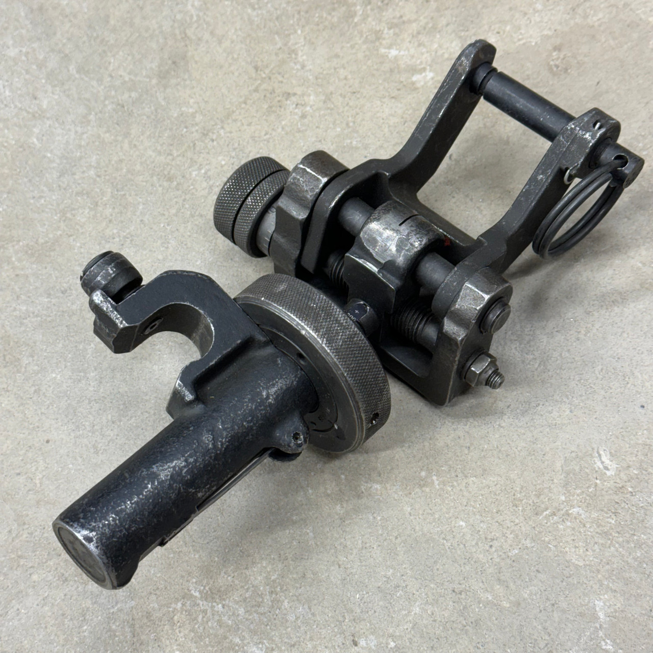米軍実物 Traverse and Elevation Mechanis M2 Traverse and elevation (T&E) mechanism for use with the M2 / M122