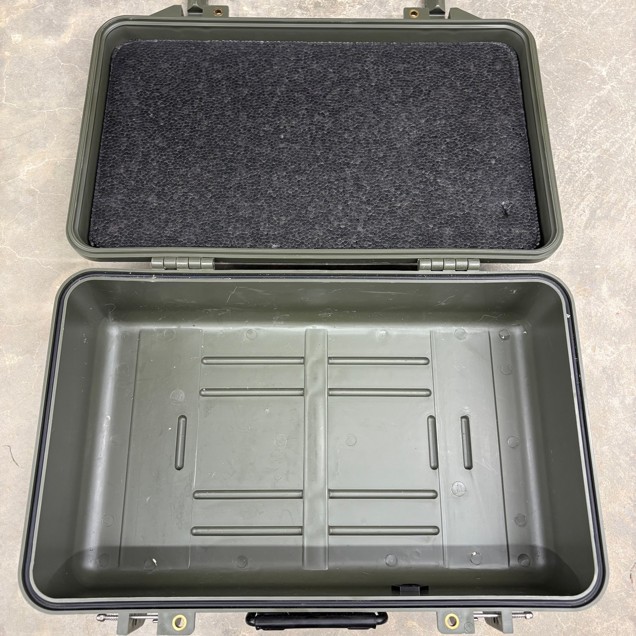 Surplus Military AN/PVS-7B Night Vision Goggles Lockable Carrying Case