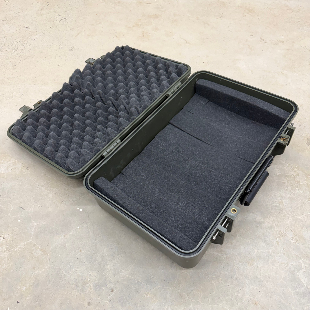 Surplus Military AN/PVS-7B Night Vision Goggles Lockable Carrying Case