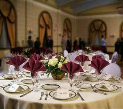 Signature Plus Round Table Linens