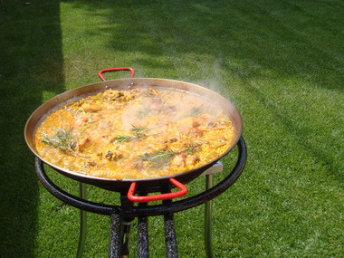 Een leuk recept voor een lekkere paella te bereiden met je eigen paella pan