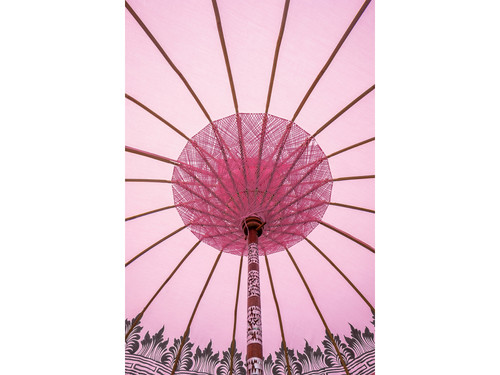 Binnenzijde van de roze Todo Bien Bali parasol