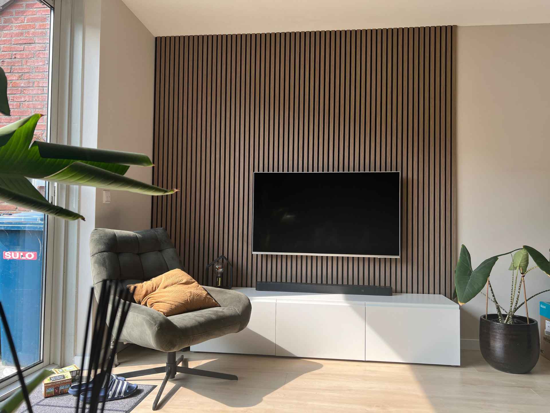 akoestische panelen achter tv
