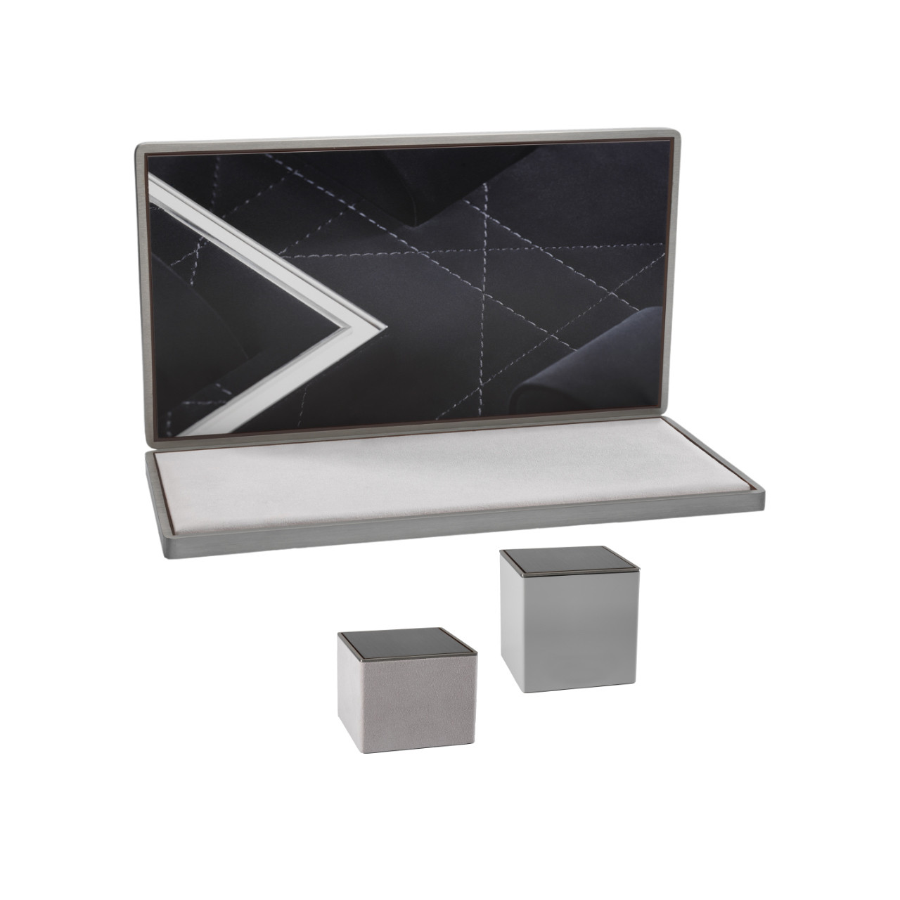 Displays & Accessories