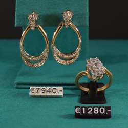 Different displays call for different pricing solutions.