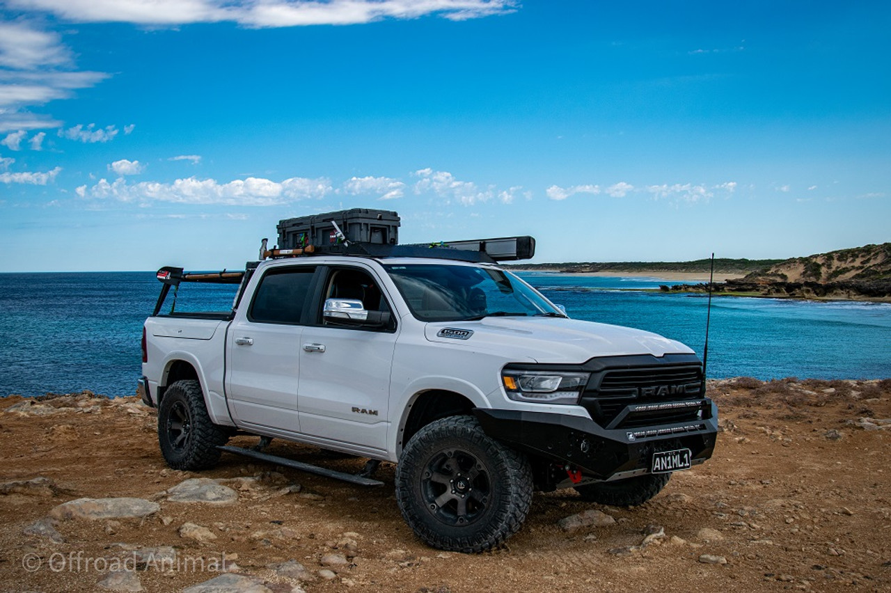 DT Ram Predator bar with optional stealth hoop and 32" lights
