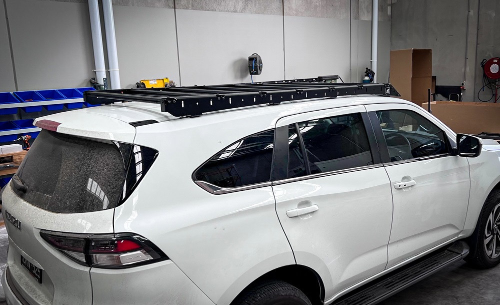 MUX Scout roof rack with standard wind deflector