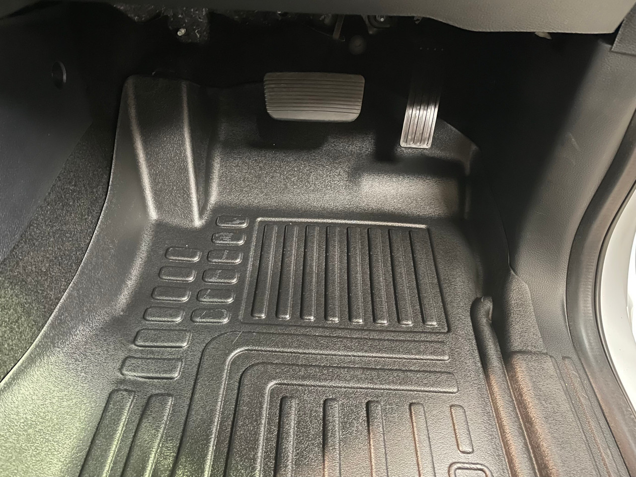 Deep Dish Floor matts to suit Isuzu Dmax 2021 to current Deep Dish Floor matts to suit Isuzu Dmax 2021 to current
