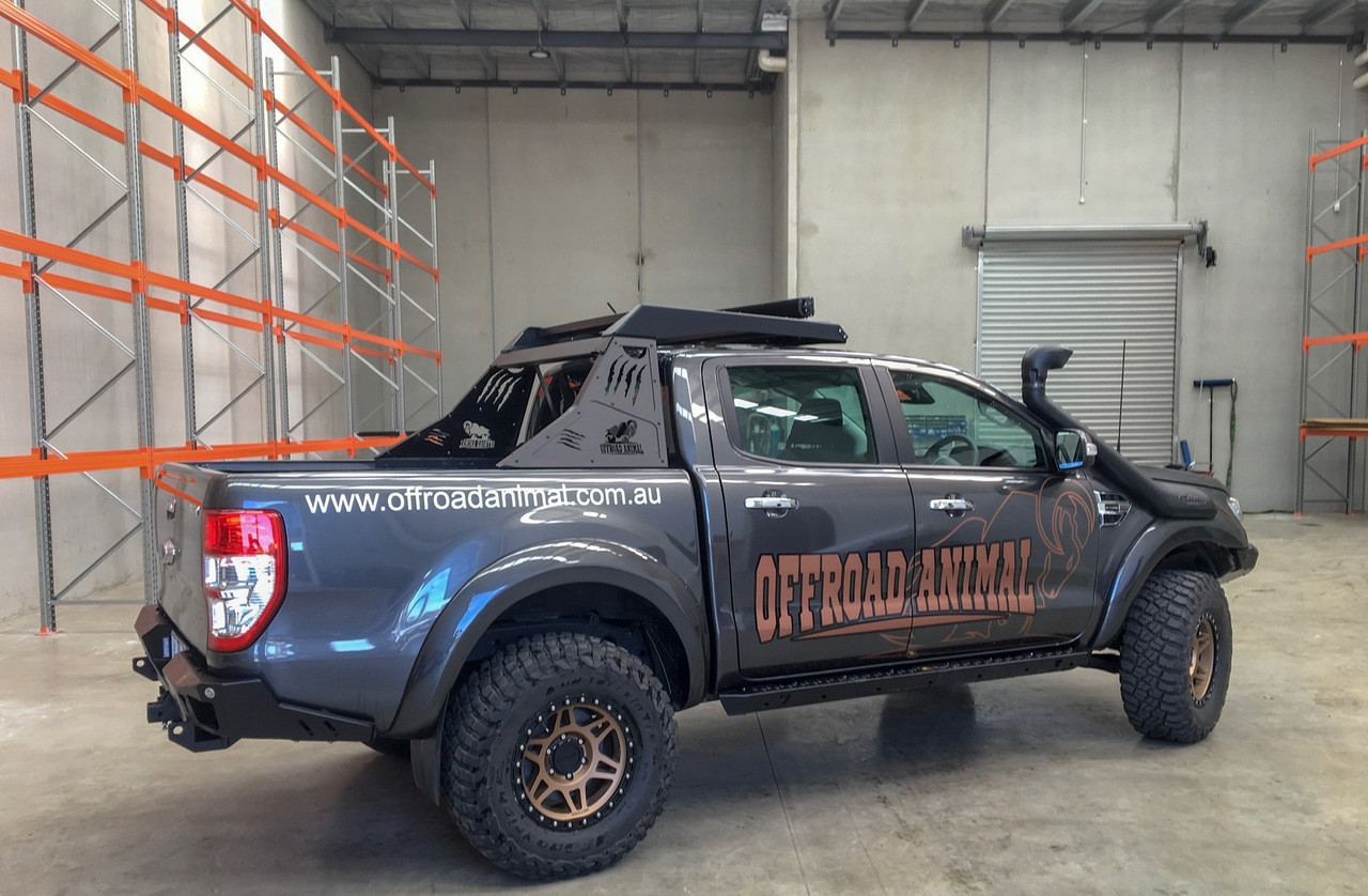 Sports bar and roof rack fitted