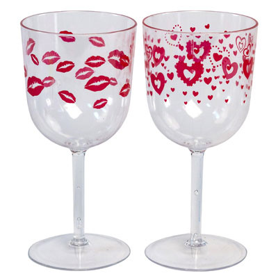 WINE GLASS PLASTIC W/ VALENTINE PRINTS 7.6IN 2AST LIPS/HEARTS 14OZ/UPC LABEL