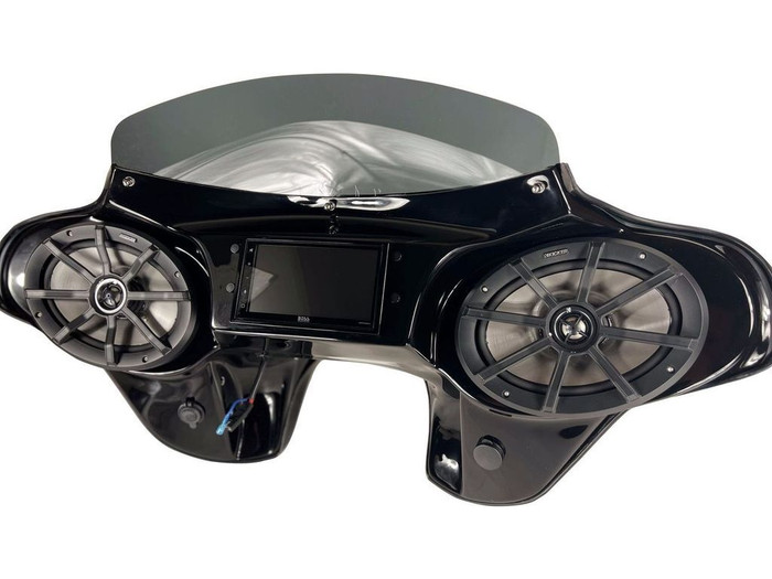 Harley Softail Deluxe Batwing Fairing with Speakers and Stereo System