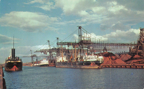 BUFFALO NEW YORK ORE BOATS UNLOADING Postcard 