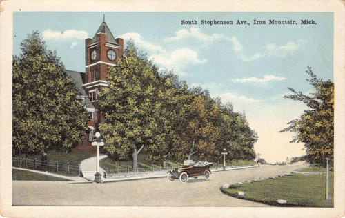 IRON MOUTAIN MICH SOUTH STEPHENSON AVE Postcard 