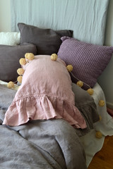 Rose Quartz Heavy linen pillowcase with ruffle
