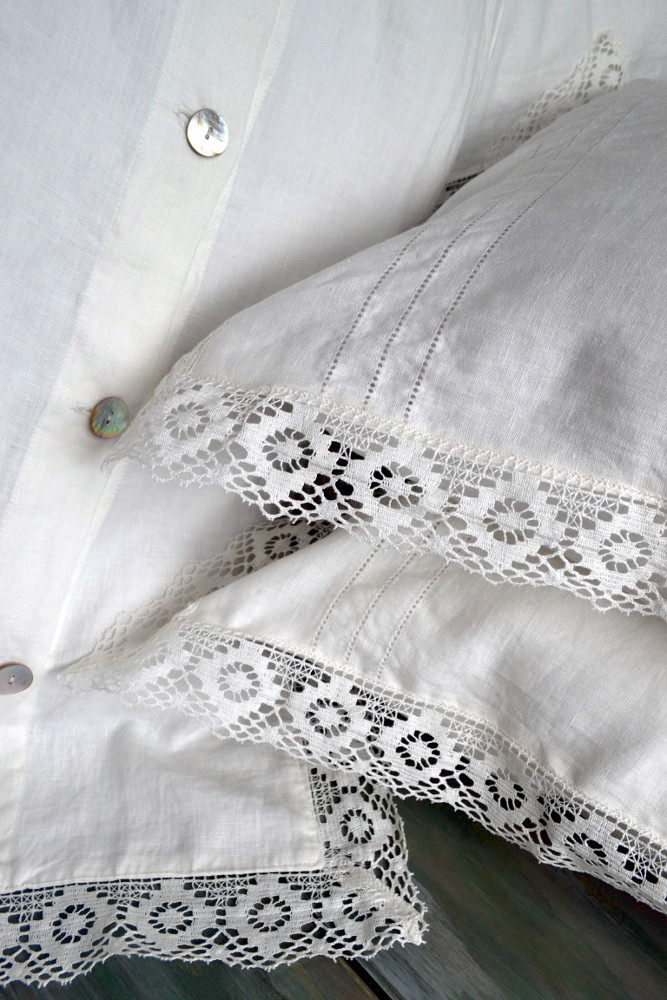 Antique White Linen Pillowcase with Lace