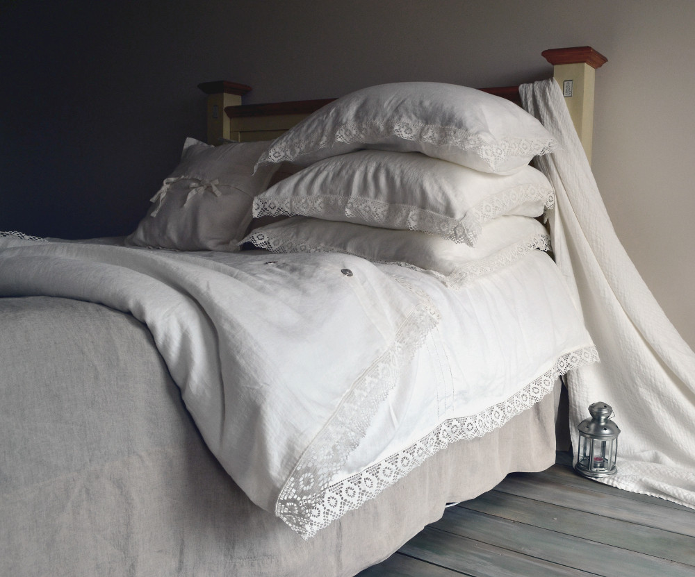 Antique White Linen Pillowcase with Lace