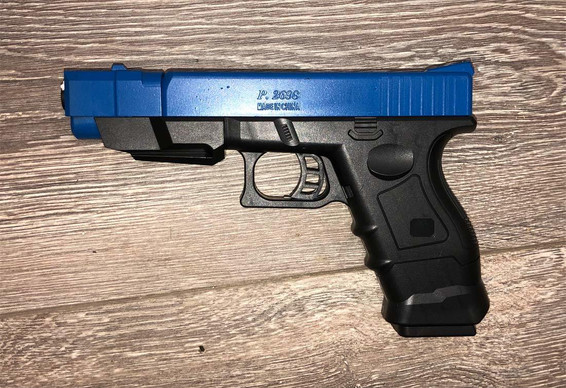 P2698 Spring BB gun pistol in blue